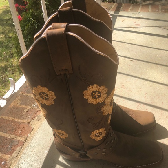 Cowgirl boots - Picture 2 of 2